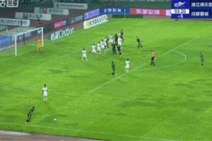 浙江補時階段頭球攻門，劉殿座起跳神撲救險
