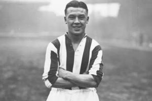 恢復(fù)榮譽(yù)！英足總官方：追授已故華裔球員弗蘭克-仕為英格蘭國(guó)腳