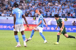 10戰8負！足球報：新鵬城換帥未達預期，保級壓力越來越大