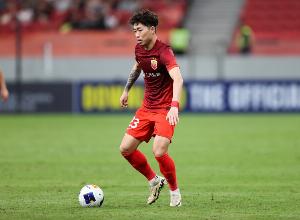 記者：傅歡踢左邊翼衛很難受，在日本球員面前感覺像不會踢球