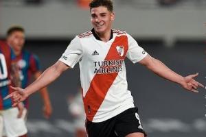 河床殺器！21歲時(shí)小蜘蛛46場(chǎng)24球15助全歐瘋搶，曼城2140萬歐預(yù)定