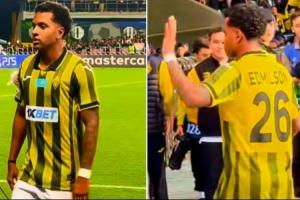 搶手！羅德里戈已經(jīng)換完球衣，又有對手球員找上來想換球衣??