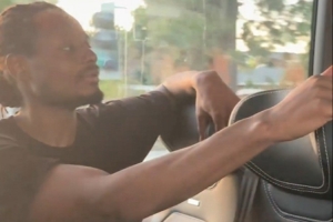 廣州男籃外援今天的課后作業??：記名字??