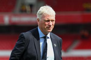 累計五黃停賽！莫耶斯：裁判公司承認霍爾有兩張黃牌值得商榷