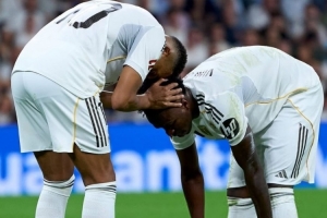 暖心讓點！姆巴佩社媒曬與維尼修斯合照：永遠與你同在