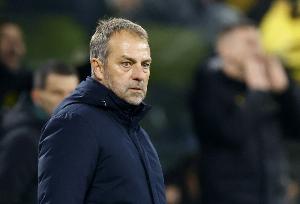 每體：巴薩明確引援目標(biāo)，簽下左腳中后衛(wèi)、強(qiáng)力邊后衛(wèi)和頂級(jí)中鋒