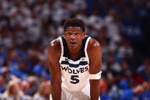 三分沒開！愛德華茲上半場15投6中&三分5中1 得到17分1板2助