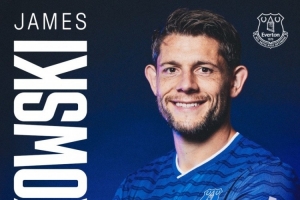 官方：埃弗頓與32歲中衛塔科夫斯基續約至2028年