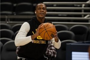 楊毅：巔峰時期隆多強于盧比奧 湖人奪冠時隆多的防守發揮了作用