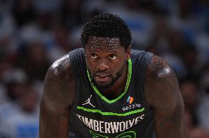 中規(guī)中矩！蘭德爾10中4拿到16分5板1助 次節(jié)4中0