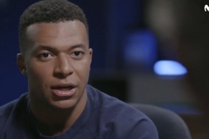 姆巴佩：人們過多地談?wù)搧嗰R爾的私生活，我認(rèn)為大家應(yīng)該讓他靜靜