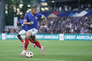 利扎拉祖：姆巴佩缺陣，埃基蒂克、恩昆庫是最可能填補(bǔ)空缺的人選