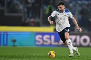 都體：米蘭和國米有意拉齊奧后衛(wèi)吉拉，皇馬有50%二轉