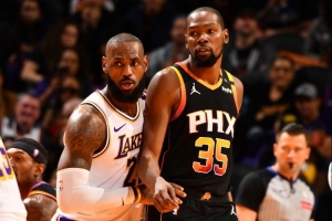 余華談?wù)材匪埂皼Q定”：我覺得這很正常 杜蘭特投敵也很正常