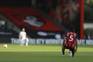 英超球員本周賽前將單膝下跪反對種族歧視，這是本賽季首次