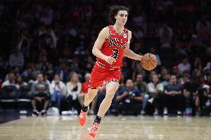 表現全能！基迪上半場7中4 拿到12分4籃板5助攻數據