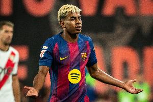 世體記者：亞馬爾暫停簽名球衣，球員正考慮簽名商業化的提議