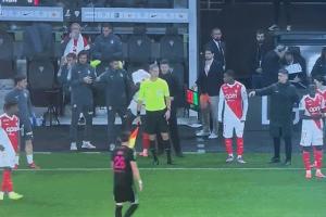 不給新帥面子??法蒂被換后沒握手直接下場，遭主帥“死亡凝視”