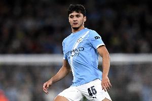 記者：胡桑諾夫和羅德里缺席訓練，除此之外其他球員均出席