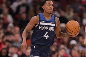 里德：作為控衛迪林厄姆的進步很關鍵 他現在能更從容地突分了