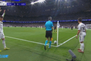 差一點(diǎn)，瓊阿梅尼禁區(qū)內(nèi)射門(mén)被卡盧盧擋出