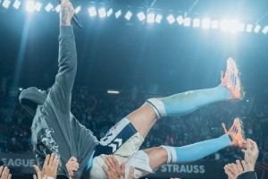 隊史出場王！塞爾塔曬視頻致敬阿斯帕斯：隊長，傳奇，永恒