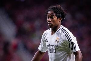 恩德里克父親：我知道你每天都專注足球，你的未來一片光明