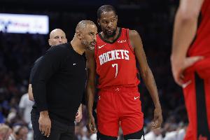 KD：大小陣容都能擺是優(yōu)勢 但什么時候選哪個是教練們的艱難決定