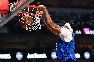 濃眉：我們每場都在進步 明天對雷霆要繼續做出正確進攻選擇