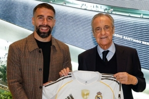 達成個人西甲200勝里程碑，卡瓦哈爾獲贈紀(jì)念球衣