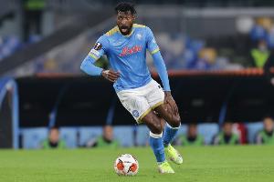 米體：加拉塔薩雷和費(fèi)內(nèi)巴切有意那不勒斯中場(chǎng)安古伊薩