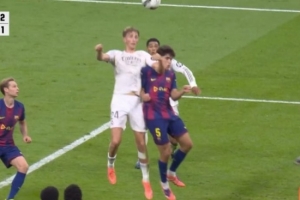 前裁判談國家德比：赫伊森對庫巴西不構成犯規 佩德里早該吃第2黃