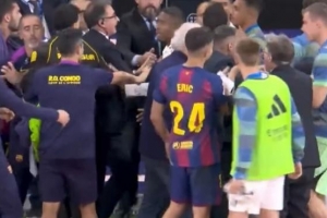 安保介入！皇馬巴薩賽后爆發大規模沖突，維尼修斯亞馬爾等人參與