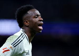 莫倫特斯批維尼修斯換下態度：既不尊重主帥，也不尊重被換的隊友