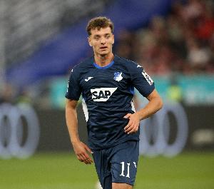 尋凱恩替補！德天空：拜仁有意霍村23歲中鋒阿斯拉尼，巴薩也關注