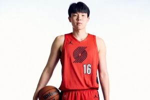 媒體人：楊瀚森的防守和籃板做得比較糟糕 得趕緊找到狀態