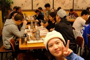 網友偶遇楊瀚森打湖人賽后 攜女友+團隊去洛杉磯韓料店吃夜宵