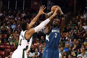 加內特和字母哥單挑誰更強？小波特：加內特 他投籃和防守更好