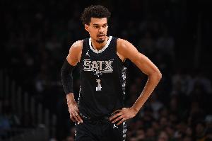 追夢：文班按目前水平打下去 他可以橫掃MVP、DPOY還有MIP！