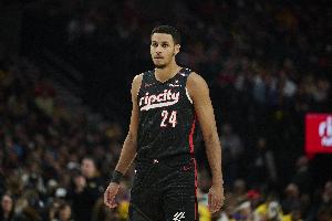 開拓者穆雷關鍵上籃沒進！楊健：怎么犯威少的錯誤？被筐蓋了