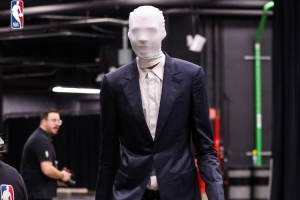 文班cos瘦長鬼影！球員萬圣節經典裝扮 你給打幾分？