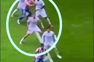 皇馬博主：馬競第一個進球，對楚阿梅尼拉拽犯規VAR看不到？