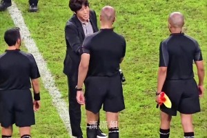 對比國內裁判就是碾壓！徐正源賽后握手致謝本場裁判