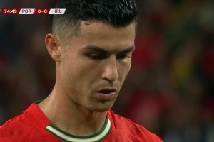 可惜了！特林康傳中造點球！C羅主罰點球被凱萊赫用腳擋出！