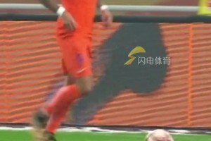 保持狀態(tài)的秘訣！C羅賽前熱身，腿部肌肉的線條清晰可見