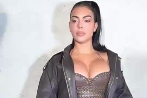 太狠了這球！胡桑諾夫：這就是英超的對(duì)抗嗎？大哥們輕一點(diǎn)撞??