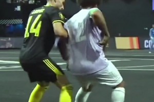 太秀了??！馬塞洛在國王聯(lián)賽背身穿襠過人